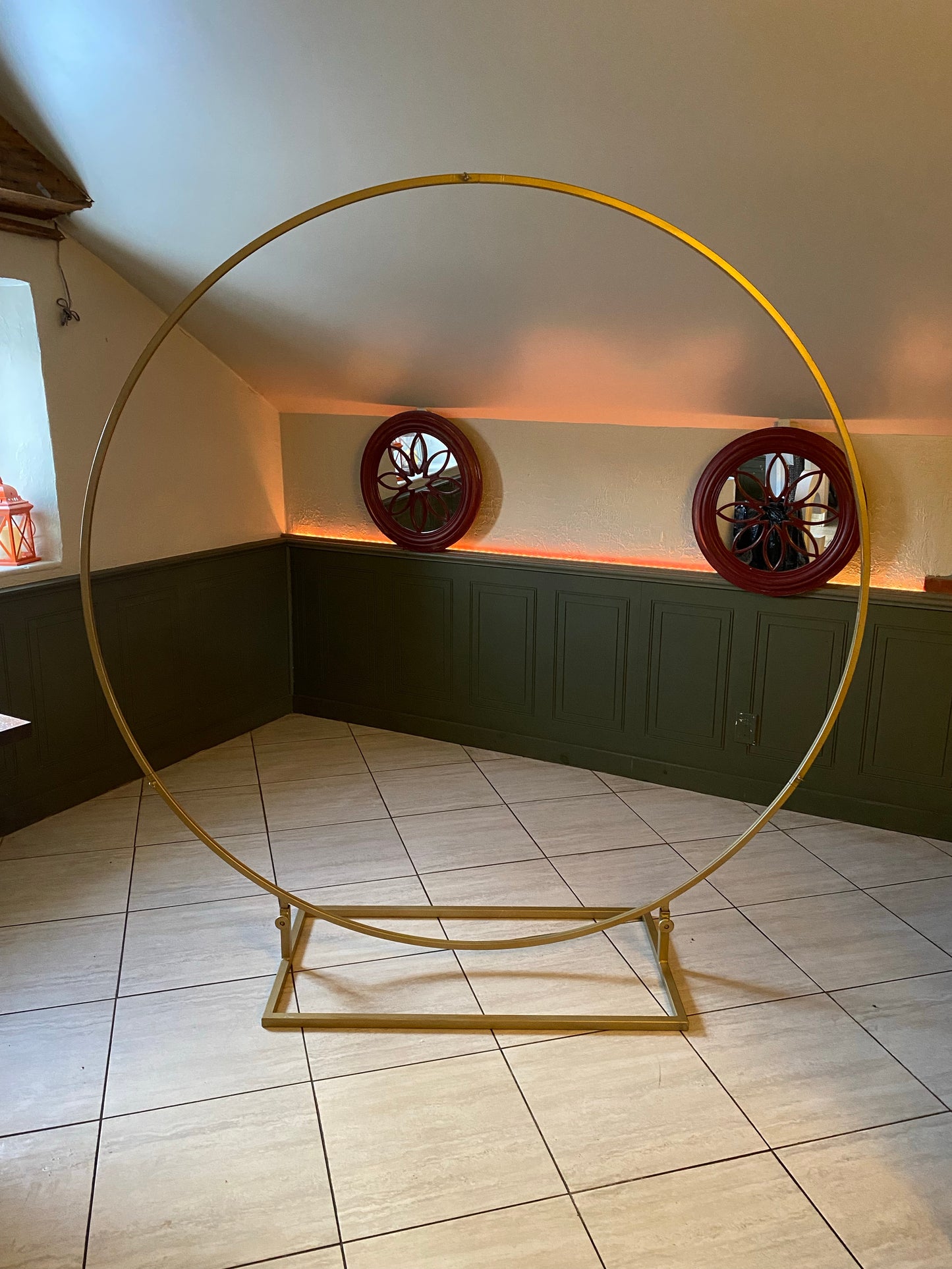 🎈ᗷᗩᒪᒪOOᑎ ᗩᖇᑕᕼ ᗷᗩᑕKᗪᖇOᑠ ᔕTᗩᑎᗪ🎈